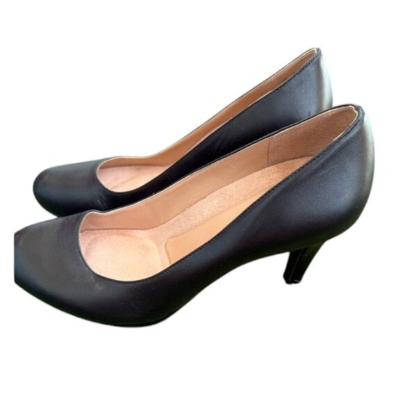 Naturalizer 6.5 Black Leather Classic Pumps Comfort Sole/ Walk all day - Picture 2 of 7